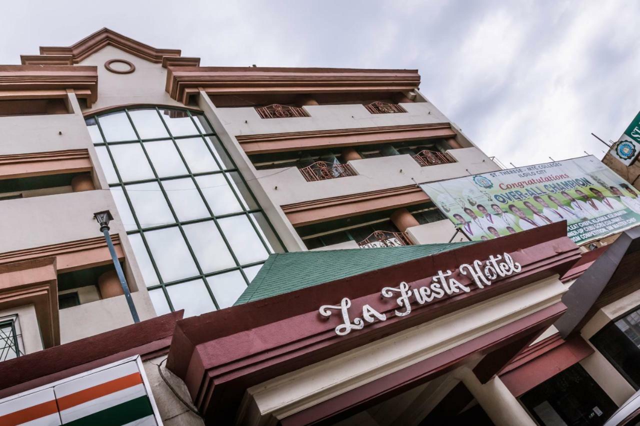 La Fiesta Hotel Илоило Экстерьер фото